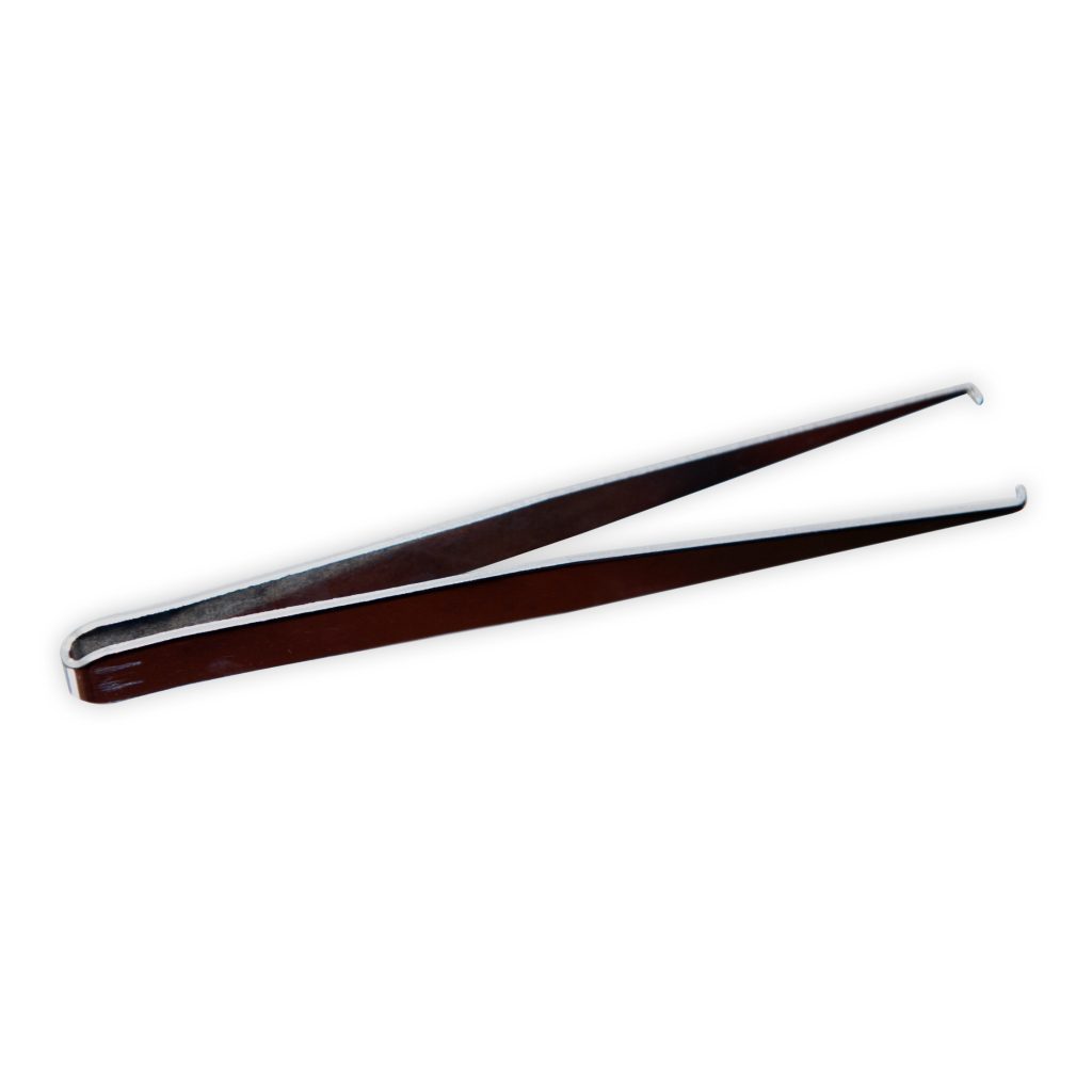 NINX-110000-1024x1024 A pair of metal tongs with pointed tips, ideal for use with the Nichiryo Nichipet Premium Filter Remover, 1000μL, displayed on a white background.