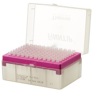 A partially opened plastic rack of Thermo Scientific Finntip Filter Micro 10 pipette tips (0.2-10μL, pink insert), filtered and sterile, contains 960 clear tips organized in pink trays.