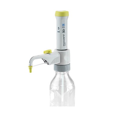 BT 4630231 The Dispensette S Organic Bottletop Dispenser, Fixed Volume, 5mL (BrandTech), features a recirculation valve and yellow-tipped spout for efficient liquid handling when attached to a clear plastic bottle.