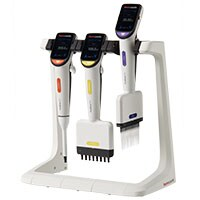 FluidEase Pro ClipTip Electronic Pipette Charging Stand with two Extension Kits. Stand can be assembled into either 1-, 2-, 3- or 4- position stand. It also has two pipette placement position, allowing pipettes to be placed on the stand with tips attached.